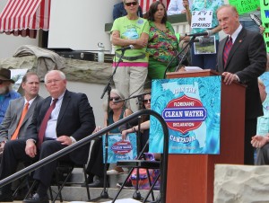 Three of the five bi-partisan sponsors.  From left, Sen. Wilton Simpson, R-New Port Richey, Sen. Bill Montford, D-Tallahassee, and Sen. David Simmons, R-Altamonte Springs.  Photo by Lisa Grubba